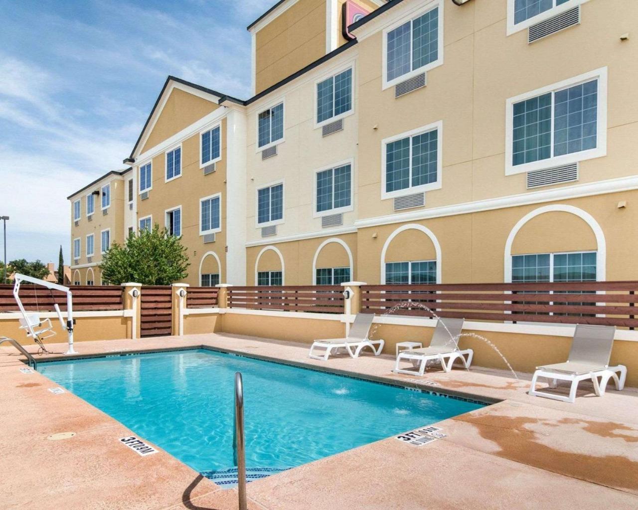 Comfort Suites Одеса Екстер'єр фото